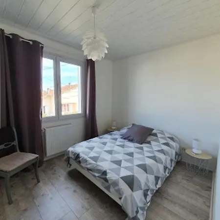 Chez Valou Et Mika Bed and Breakfast *