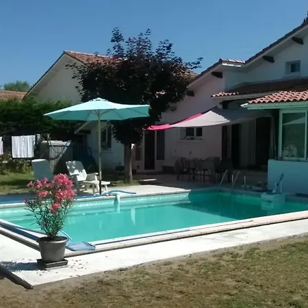 Chez Valou Et Mika *